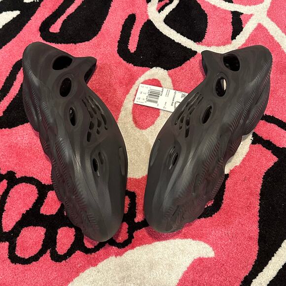 Adidas Yeezy Foam RNR Onyx - Size 12 - Brand New main image 6